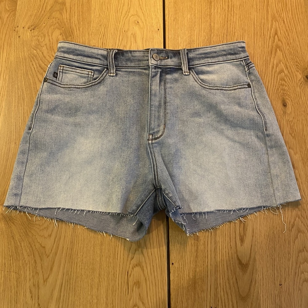 Judy Blue Hi-Waist Bleach Light Raw Hem Stretch Jean Shorts Women's Size XL